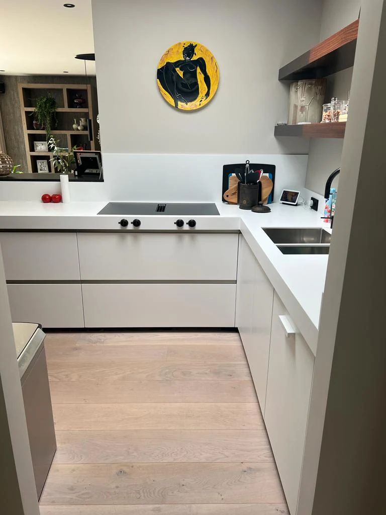 Witte hoekkeuken