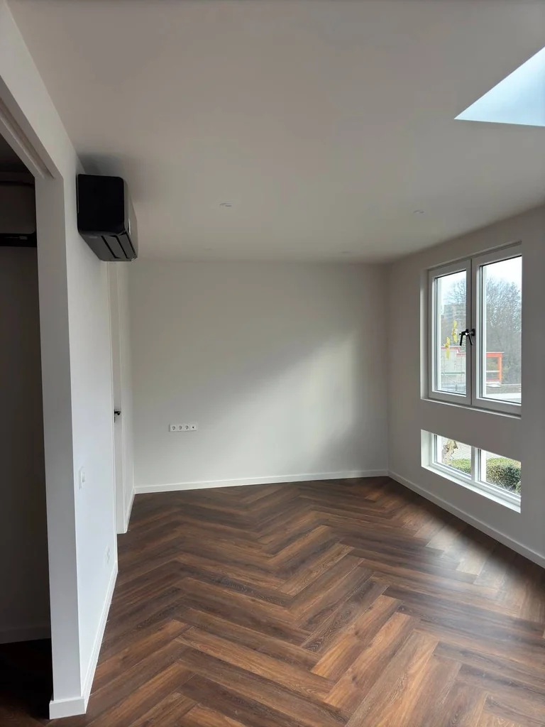 Kamer met visgraatvloer
